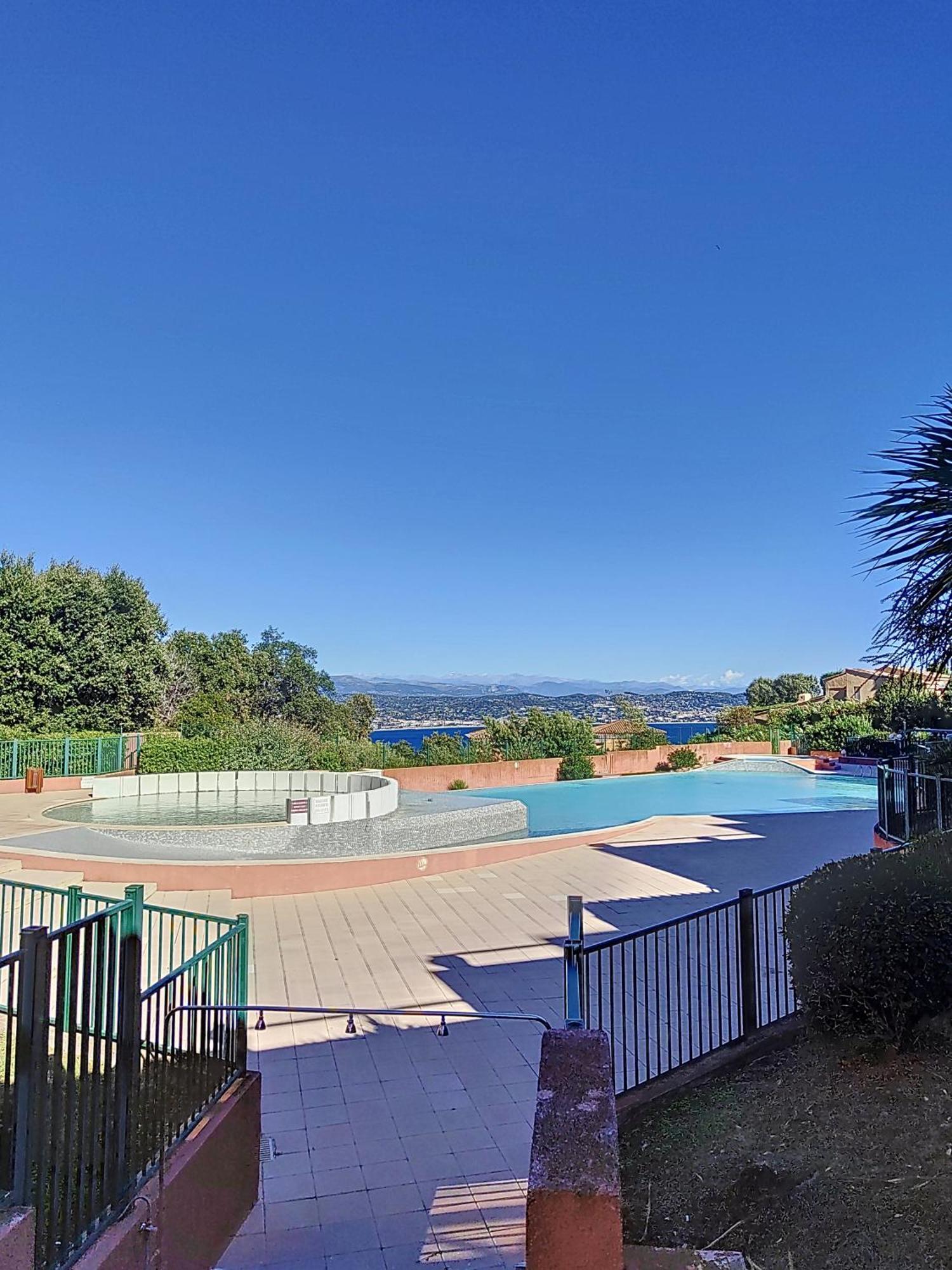 泰晤勒·苏尔·梅尔Vue Mer, Piscine, Free Parking公寓 外观 照片