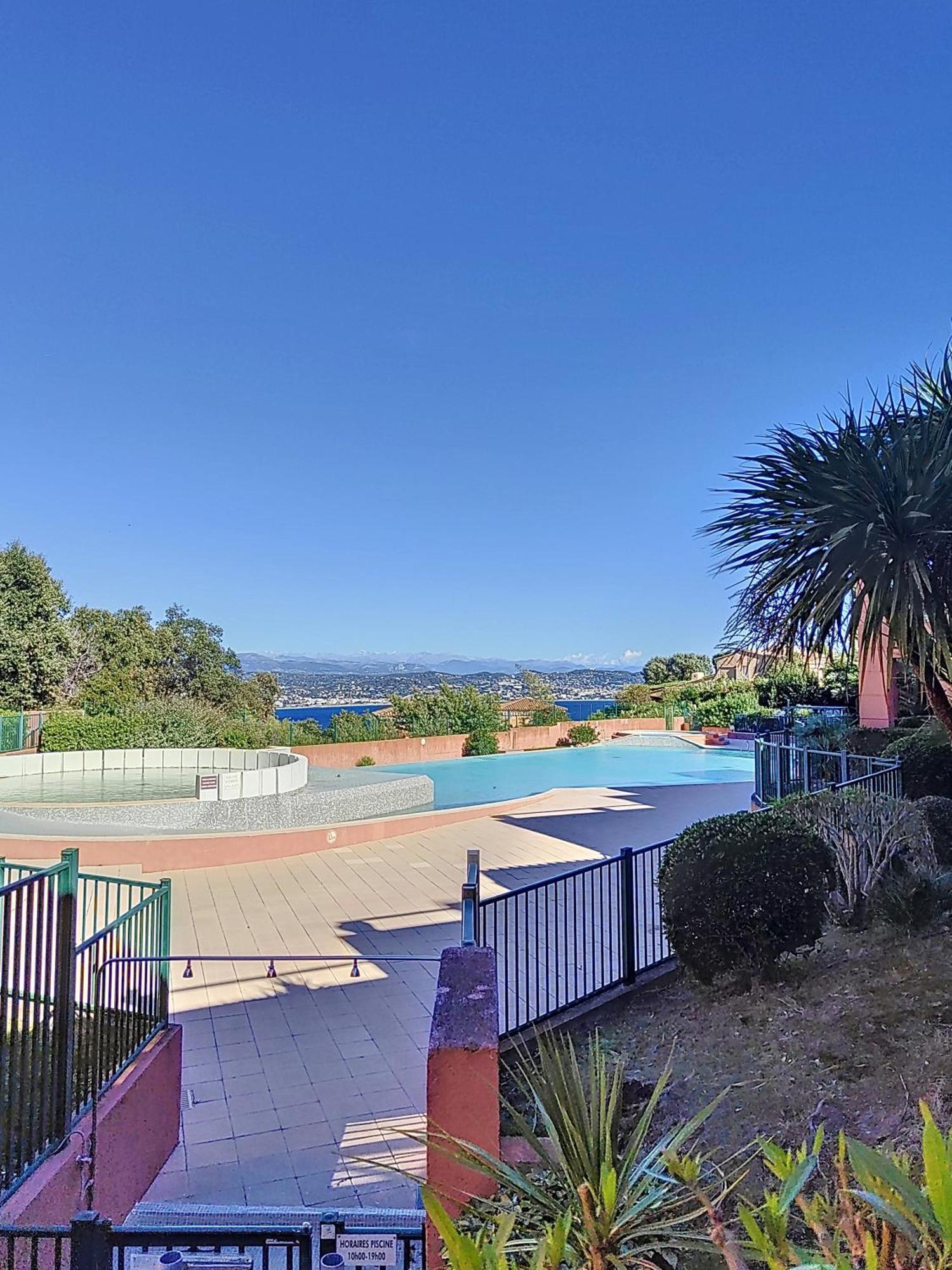 泰晤勒·苏尔·梅尔Vue Mer, Piscine, Free Parking公寓 外观 照片
